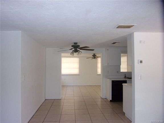 4th image of 28 N Davis St