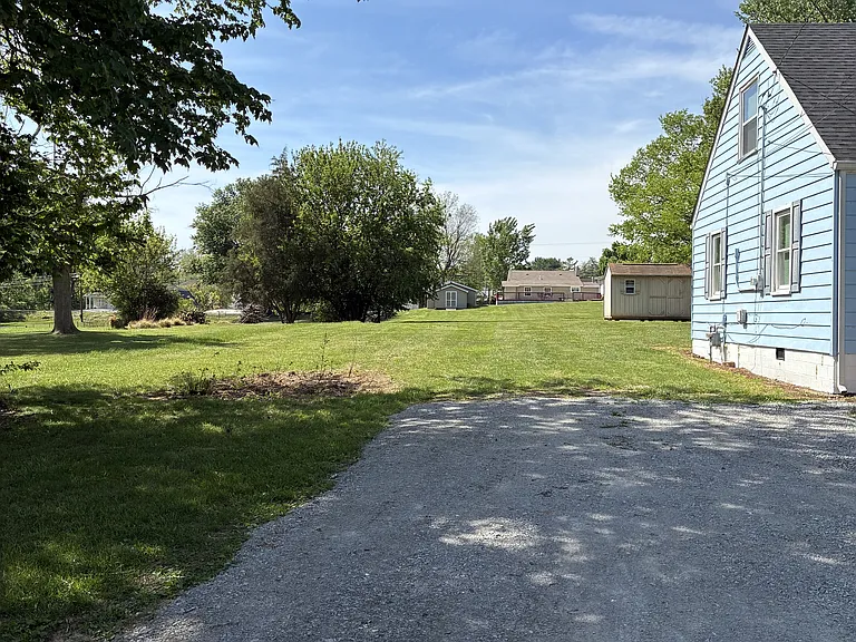 1022 Virginia Ave — Photo 2