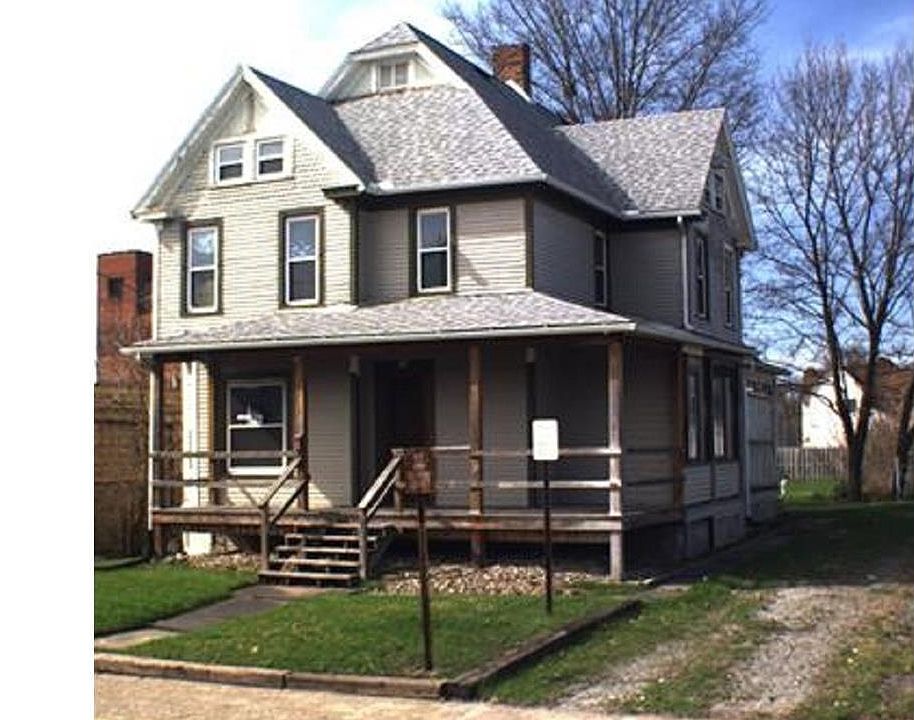 1st image of 453 E Market St