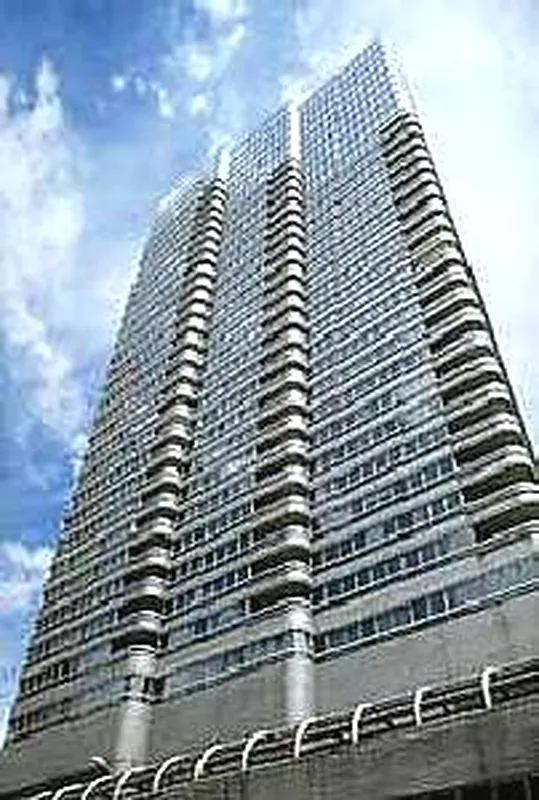 The Promenade at 530 East 76th Street in Lenox Hill : Sales