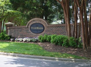 8733 Robinson Forest Dr, Charlotte, NC 28277