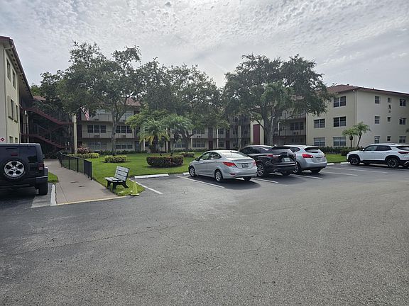 3rd image of 151 SW 134th Way APT 203N