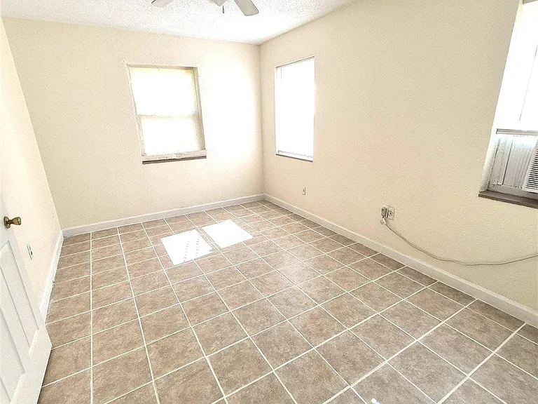 2 Ellis Dr #A — Photo 9