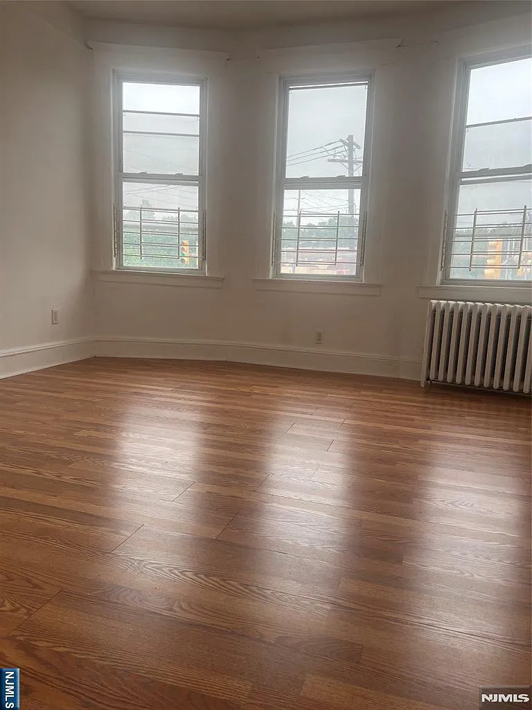 5 bed, 1.5 bath, $2,950 — Photo 4