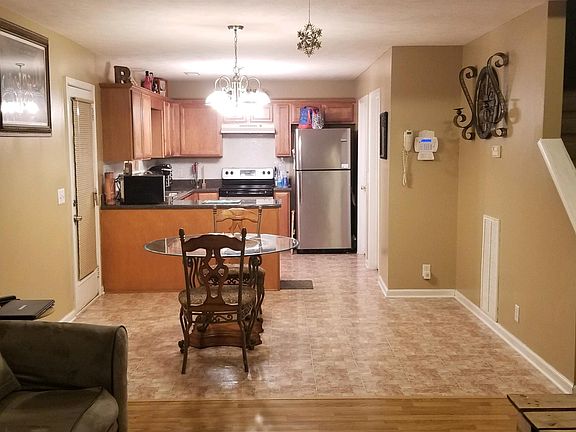 3rd image of 1046 Tom Hailey Blvd