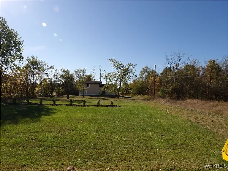 10332 Transit Rd — Photo 3