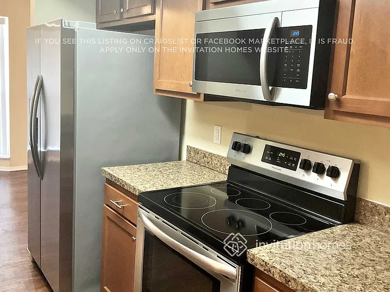 2111 Almeria Way S — Photo 8