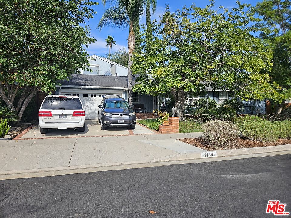 1st image of 11861 Tiara St