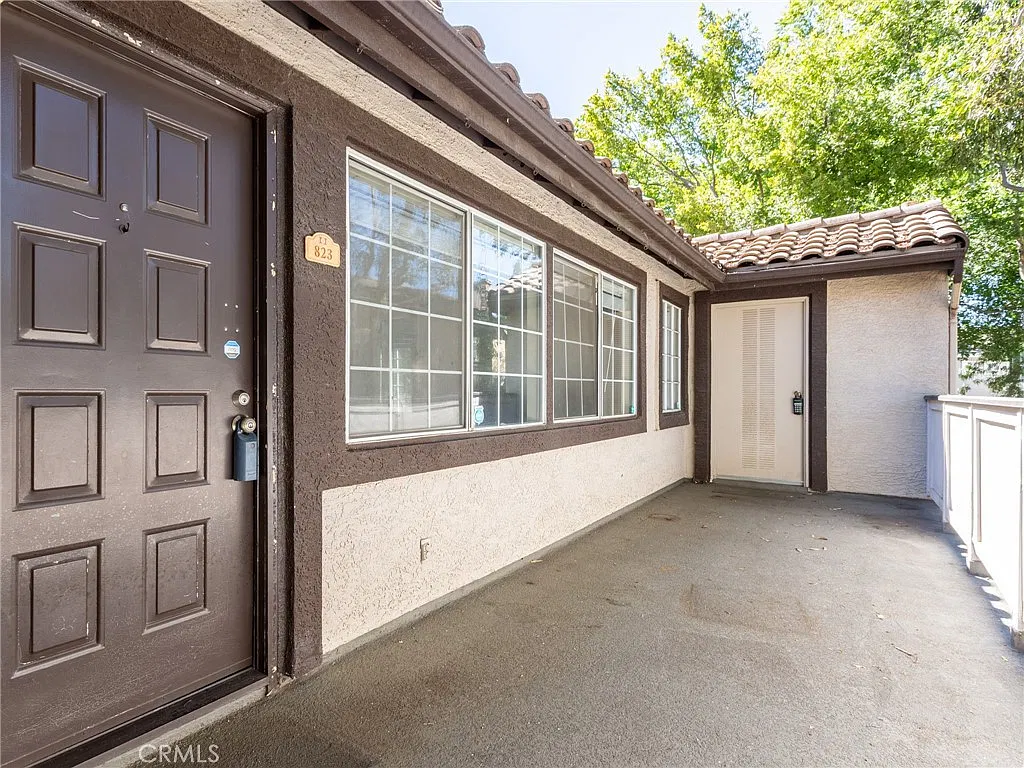 2 bed, 967 sqft, $2,300 — Photo 2