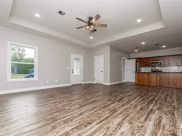 1708 Kenneth Dr, Junction City, KS 66441