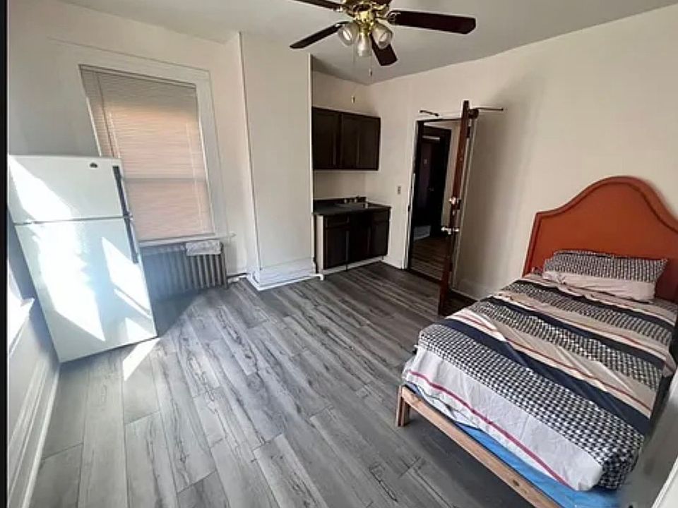2nd image of 459 Noble Ave APT 6A