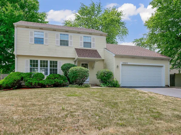 2205 Pontiac Cir, Naperville, IL 60565
