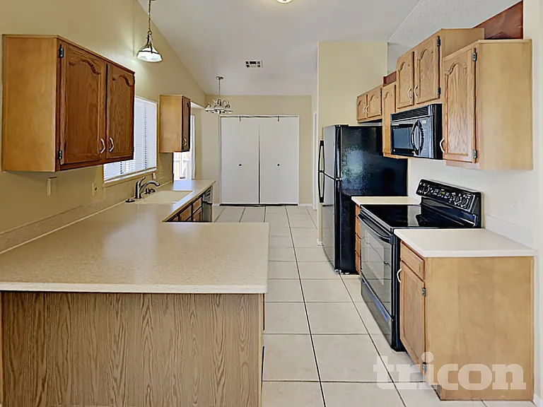 601 E Palomino Dr — Photo 9