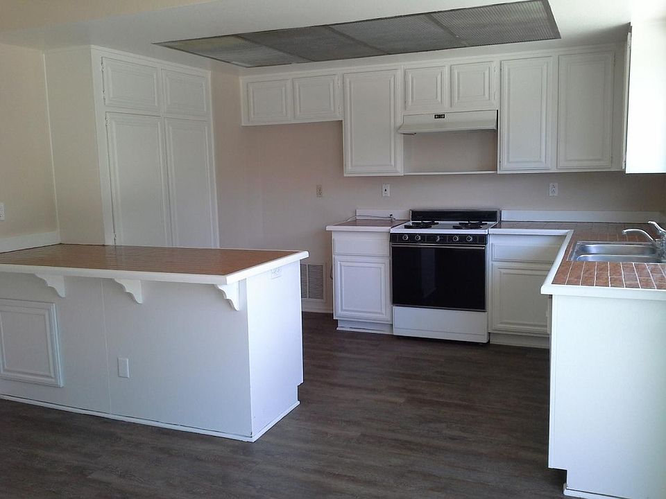 1st image of 2576 Kimberly Ave