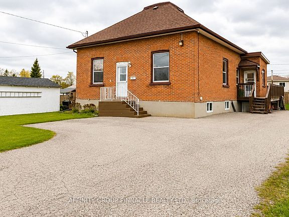 2nd image of 170 Queen St