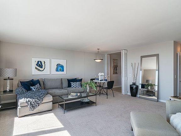 2nd image of 3451 N Lakeshore Dr #711
