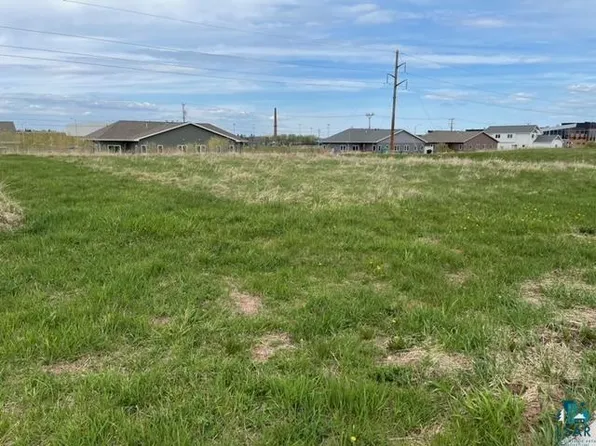 5 Spartan Circle Dr, Superior, WI 54880