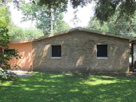 4th image of 812 Wiegand Dr