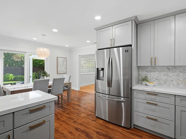 3802 W Rincon Ave — Photo 3