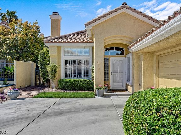 3rd image of 9205 Sunnyfield Dr