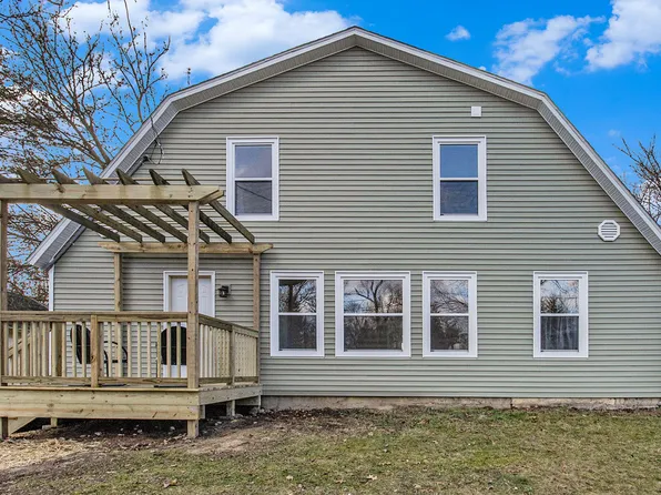 14 McClellan St, Hillsdale, MI 49242