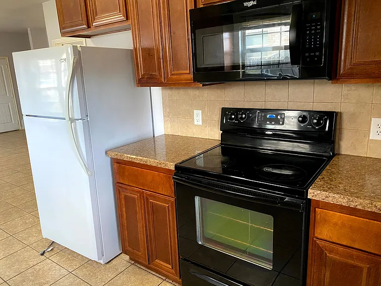 904-906 Parkplace Rdg #906 — Photo 2