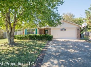 4085 N Cambray Dr, Fayetteville, AR 72703
