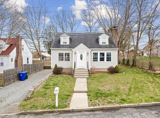 5 Hamast Ave, Waterford, CT 06385