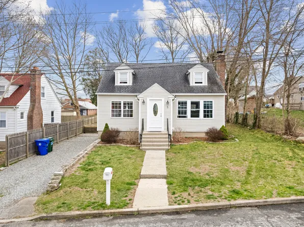 5 Hamast Avenue, Waterford, CT 06385
