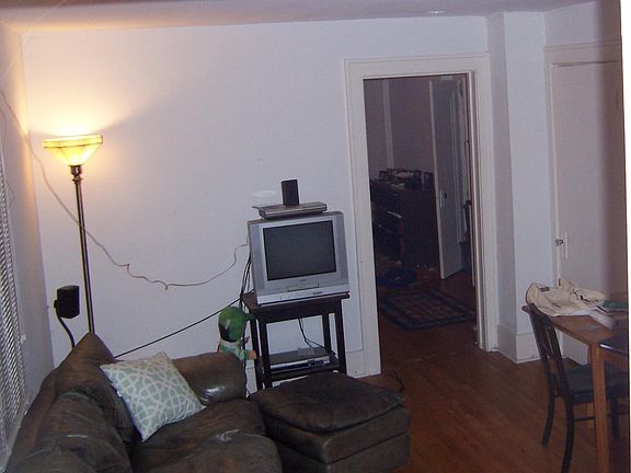 2nd image of 1020 Lincoln Ave APT 2