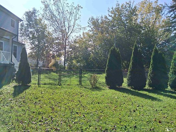 5th image of 5965 W Roseland St