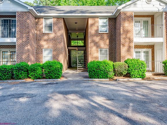 3rd image of 403 Wormwood Ln APT H