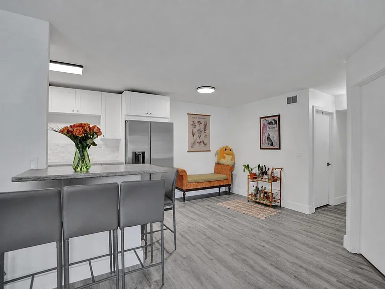 545 Trace Cir #101 — Photo 8
