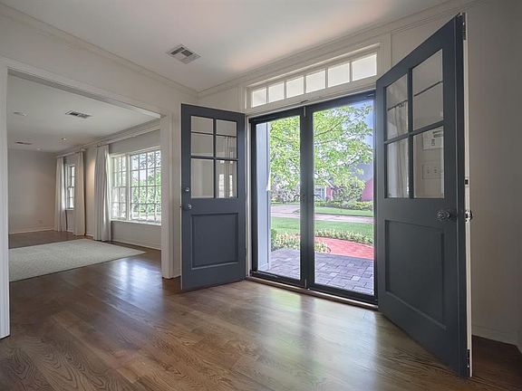 3rd image of 1608 Norwood Pl