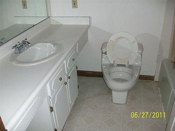 5th image of 540 Lincoln Green Dr