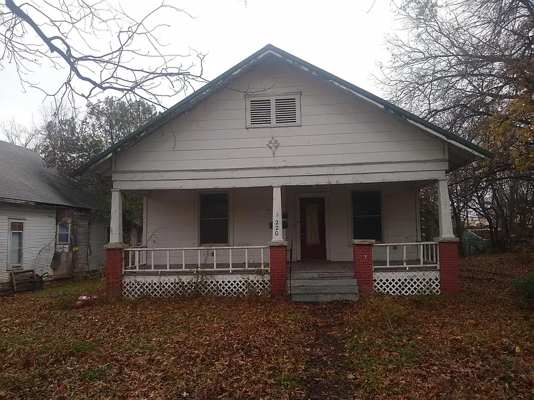 220 N 14th St — Photo 1