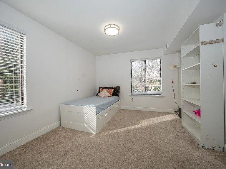 504 Mountainview Dr — Photo 18