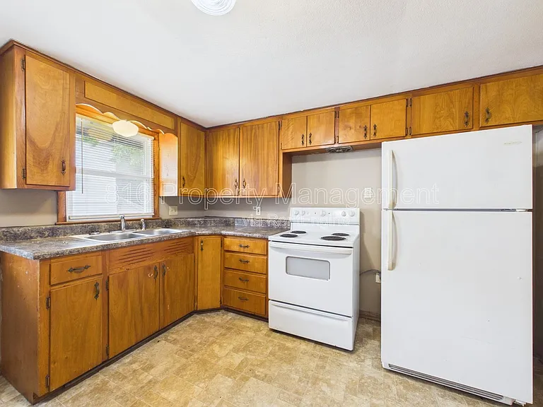 639 S Crysler Ave #D — Photo 5