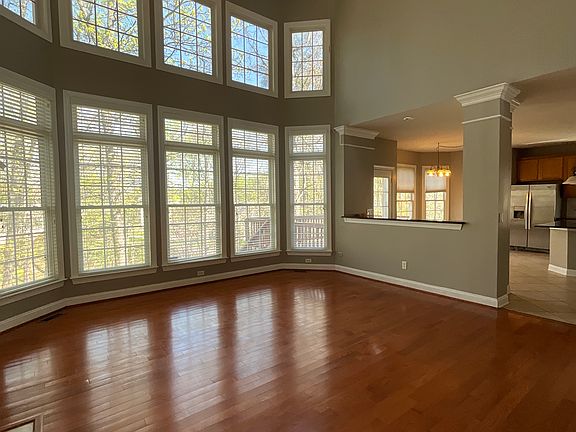 5th image of 5828 Lagrande Dr