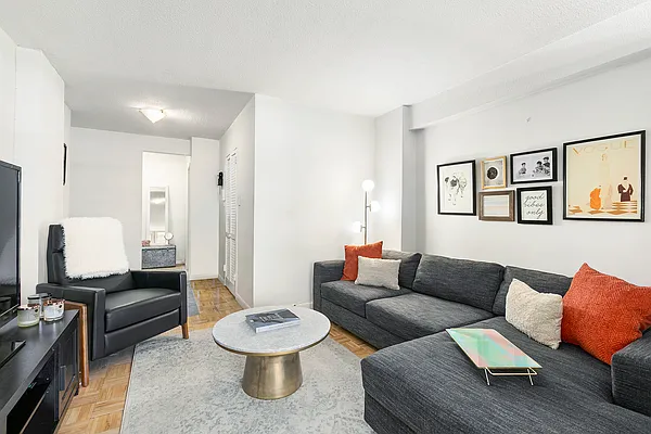 Rented by Compass | media 2