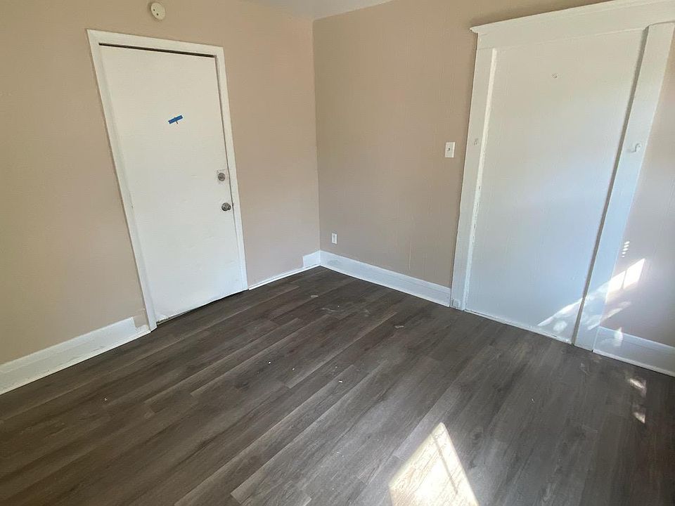 2nd image of 247 W Merchant St #11069628