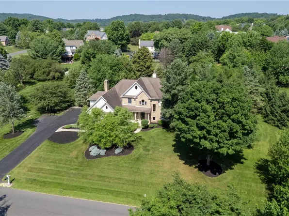 2050 Majestic Overlook Dr, Bethlehem, PA 18015