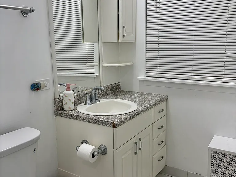 906 W Sunnyside Ave #2A — Photo 16