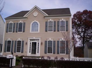 194 Pipers Inn Dr, Fountainville, PA 18923