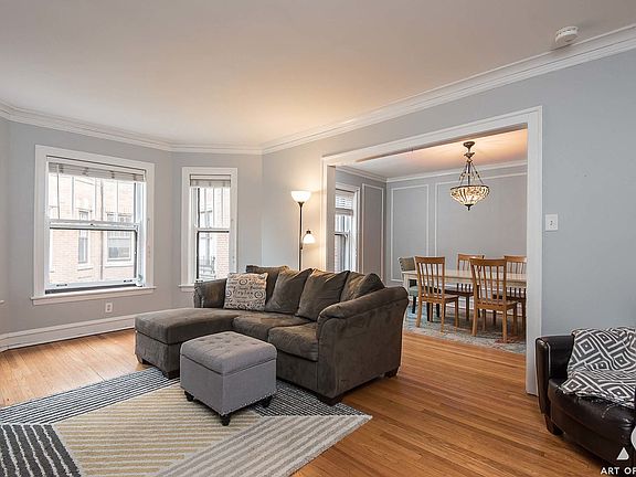 3rd image of 719 Hinman Ave APT 2E