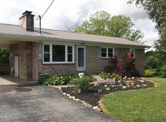1st image of 3175 Street Dr
