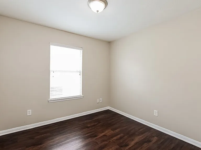 4018 Falvel Shadow Creek Dr — Photo 12