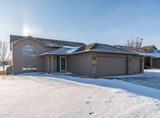 7215 W Chesapeake Ln, Sioux Falls, SD 57106