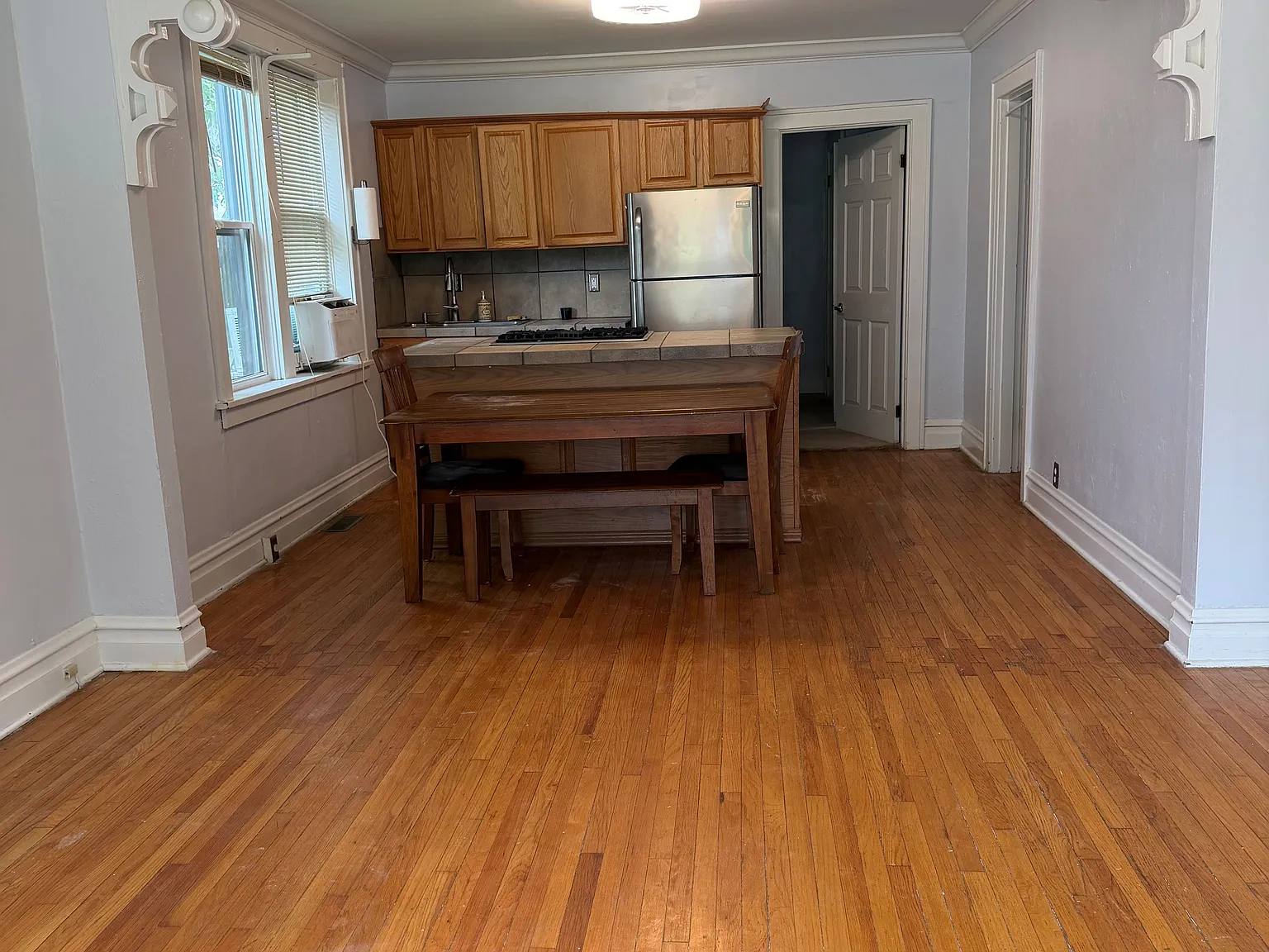 4 bed, 1350 sqft, $1,950 — Photo 3
