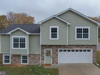 153 Dimension Ct, Inwood, WV, 25428